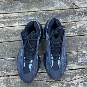 Yeezy 700 V3 ‘Dark Glow’